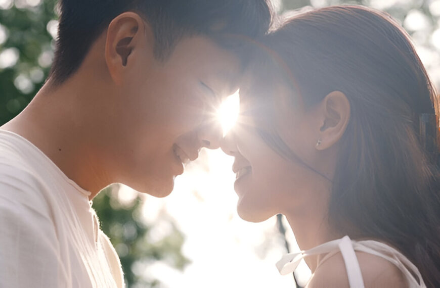 will he leave his girlfriend for me