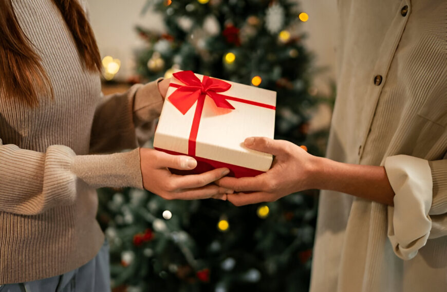 25 Heartfelt Christmas Gift Ideas for Couples That Spark Romance